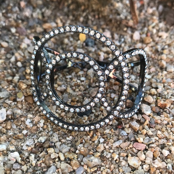 White House Black Market Jewelry - 🍸Rhinestone Bracelet - LIKE NEW ✨